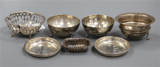 A group of silver bon bon dishes and bowls and two 800 bowls.